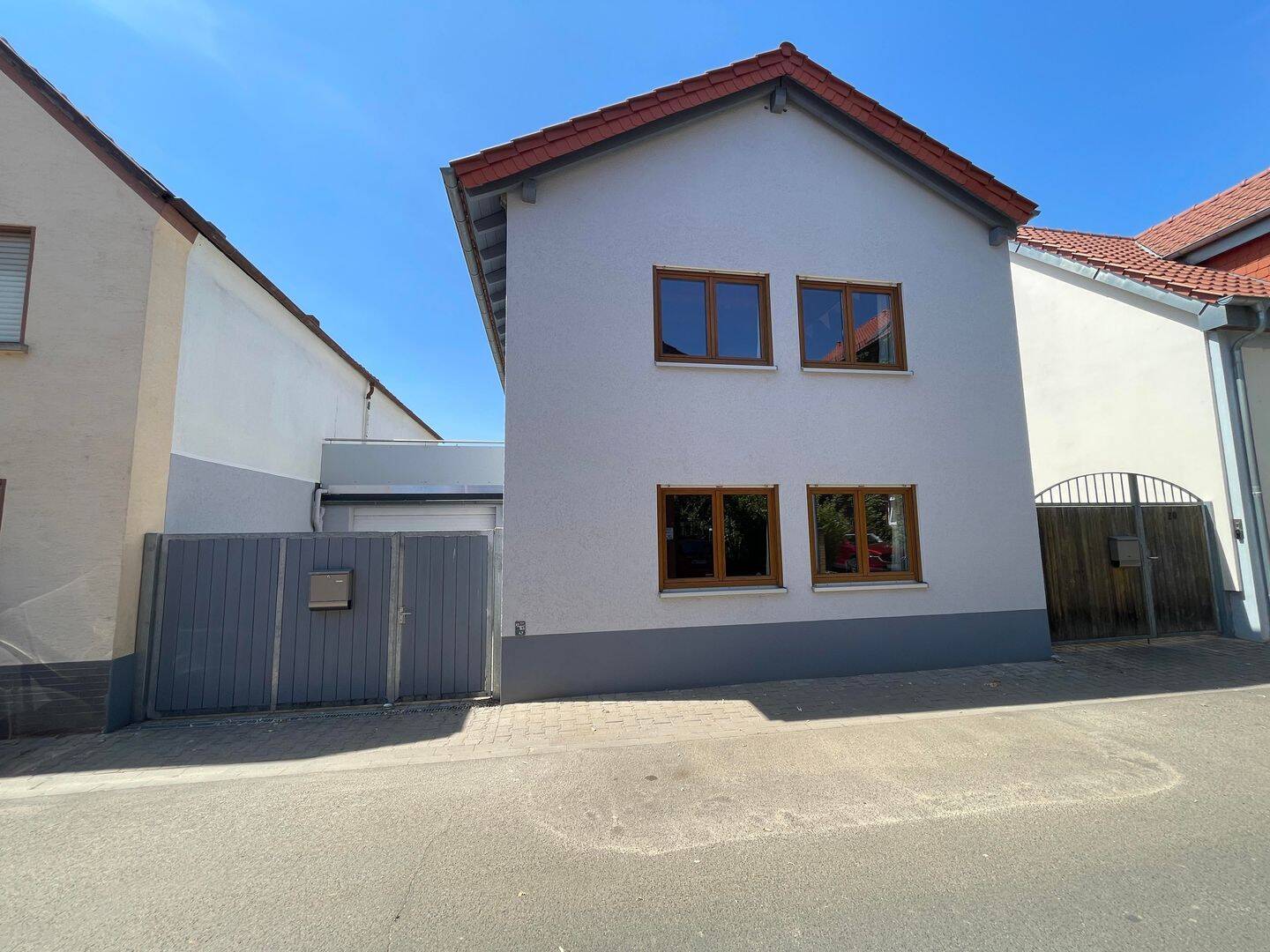 Hochwertig modernisiertes Einfamilienhaus mit Terrasse und Dachterrasse in Worms-Heppenheim, 67551 Worms (Heppenheim Horchheim Pfeddersheim Weinsheim Wiesoppenheim)