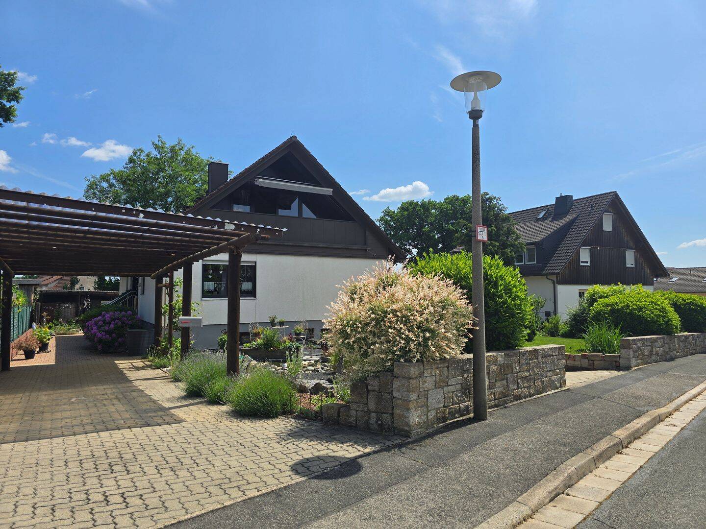 Gepflegtes Einfamilienhaus mit liebevoll angelegtem Garten, 96275 Marktzeuln