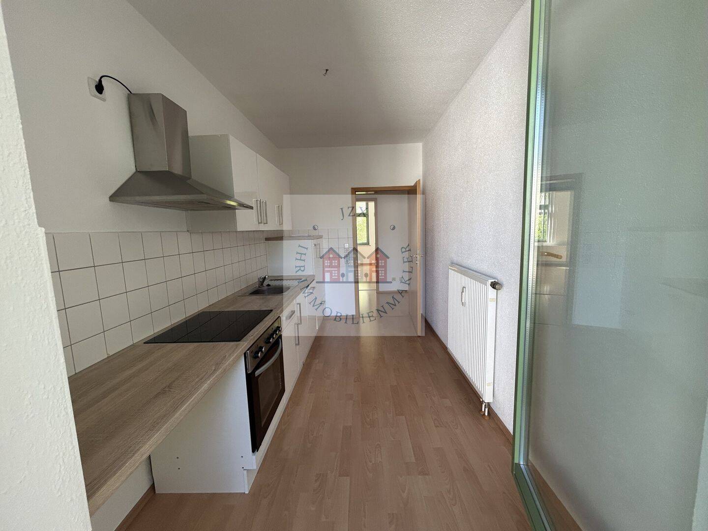 Attraktive Mietwohnung mit Balkon, Einbauküche und Stellplatz, 9111 Chemnitz (Altchemnitz Schloßchemnitz Zentrum)