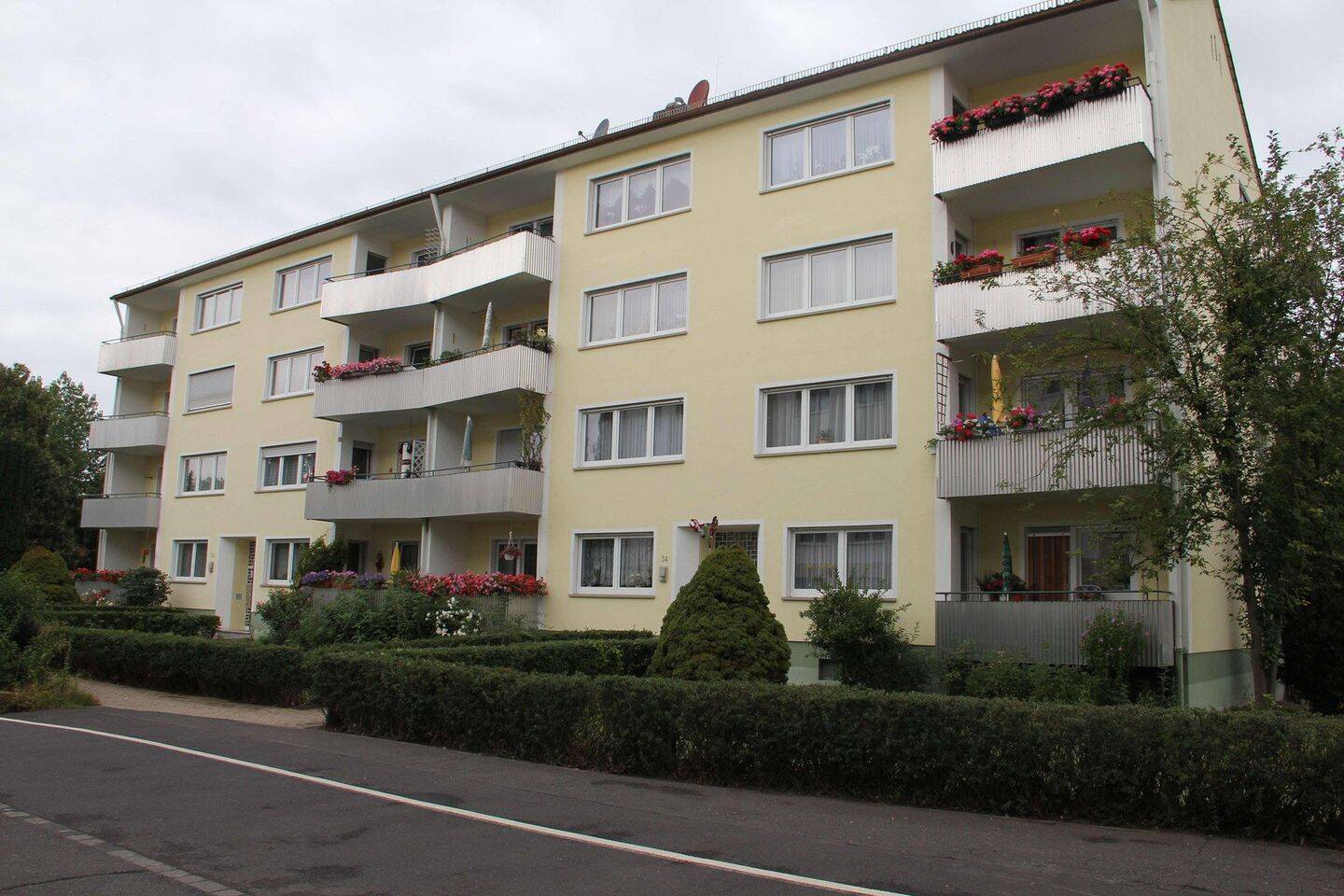 Leben im Trendviertel Sanderau – neuwertige 3 Zi.-DG-Wohnung mit Galerie am Main, 97072 Würzburg (Altstadt Sanderau)