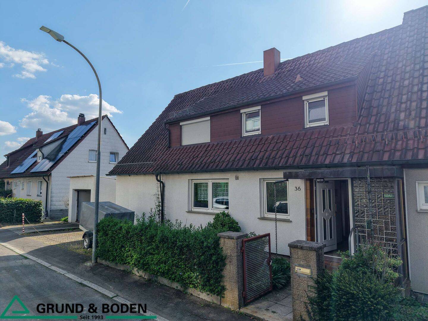 Familienglück in ruhiger Lage: Doppelhaushälfte mit Garten, Terrasse & Einliegerwohnung, 73035 Göppingen