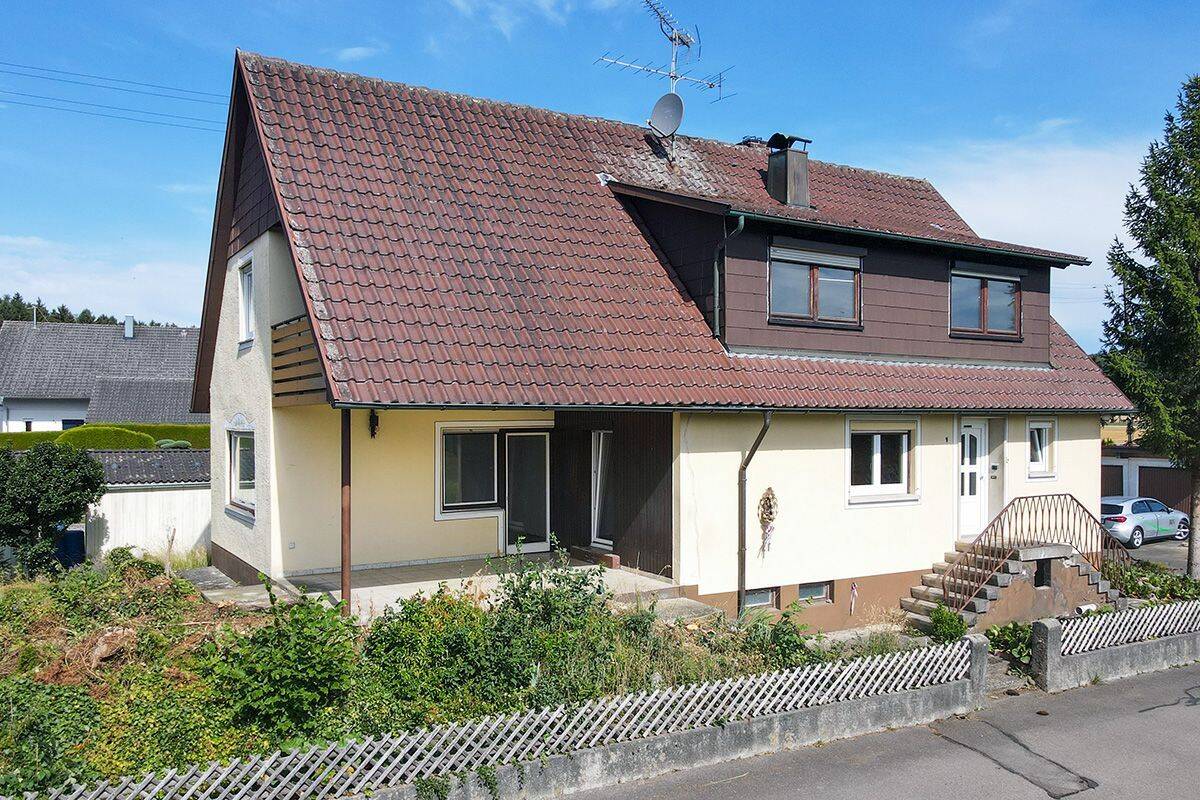 Hier wird aus Potenzial Ihr Traumhaus … großzügiges Einfamilienhaus in ruhiger Ortsrandlage, 72516 Scheer