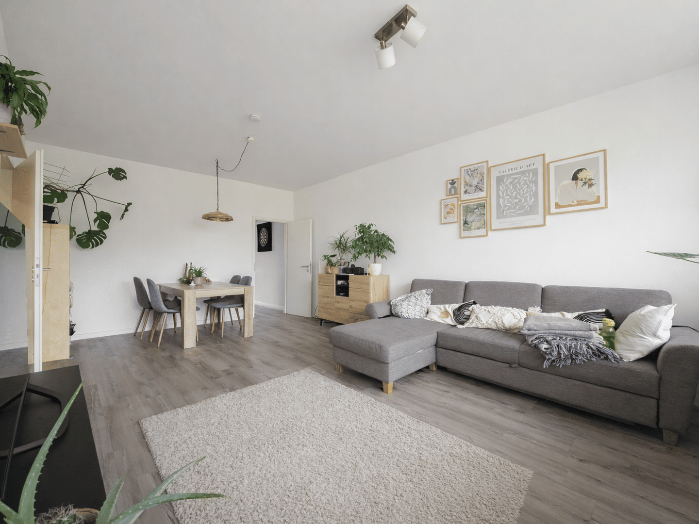 Geräumige 3-Zimmer-Wohnung mit Einbauküche und traumhaften Ausblick!, 51065 Köln (Mülheim Buchforst Buchheim)