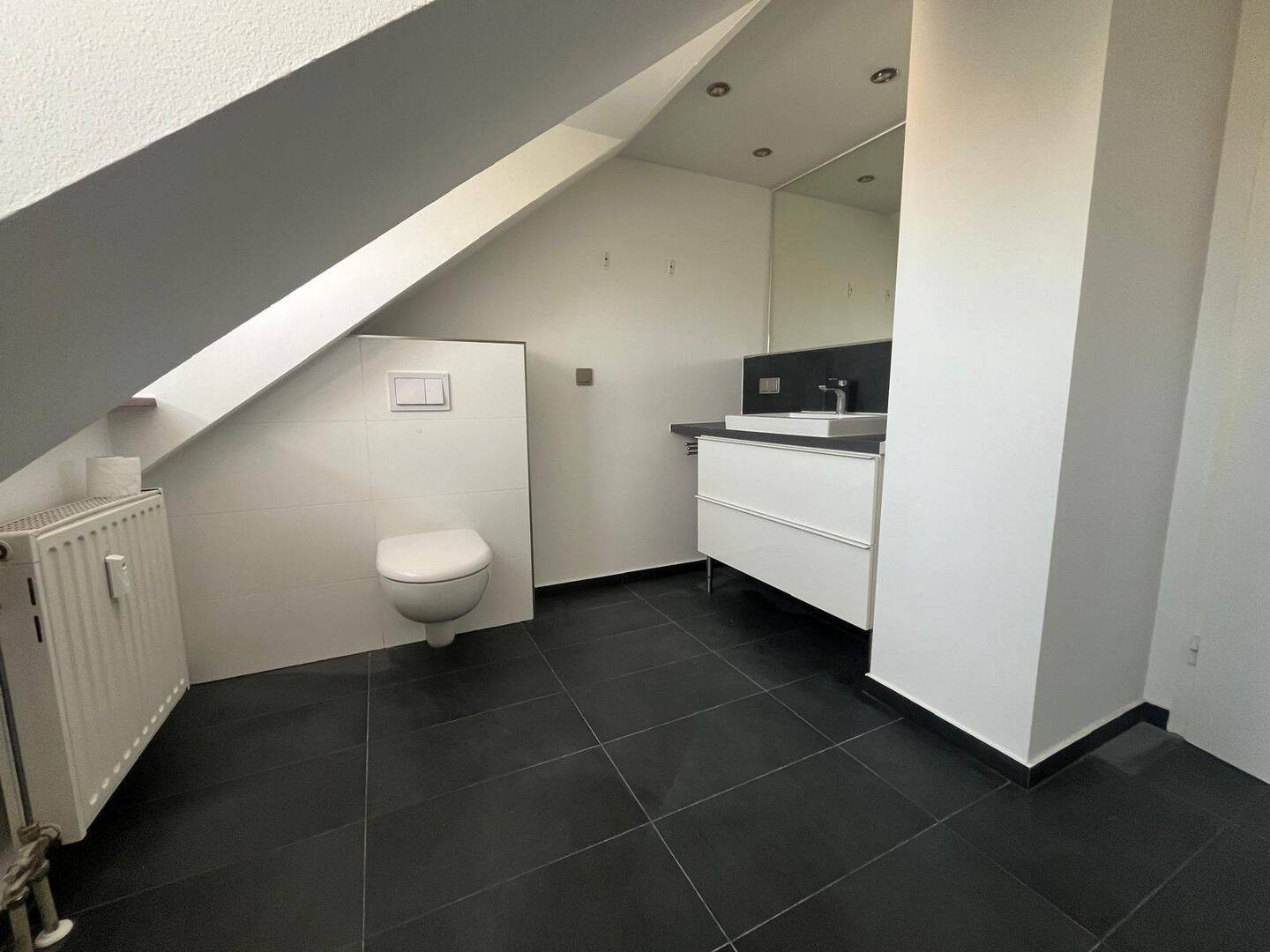 Helle 3-Zimmer DG-Wohnung in top Lage, 90489 Nürnberg (Gärten bei Wöhrd Rennweg Veilhof Wöhrd)