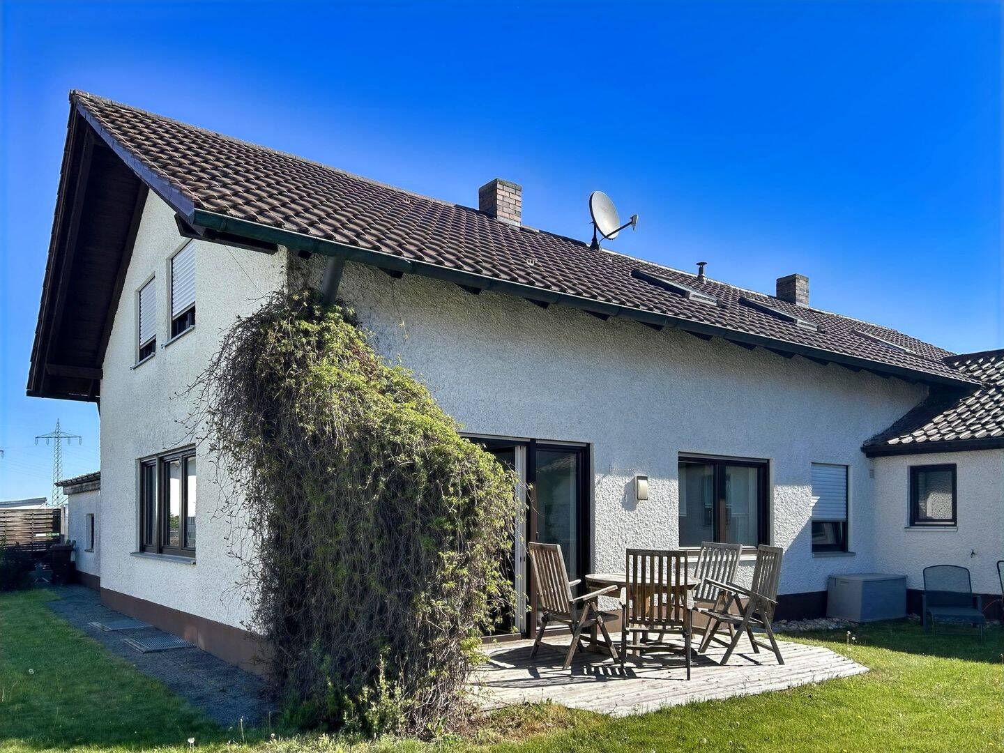 Bezugsfertiges Einfamilienhaus in Haidlfing mit Ausbaureserve, 94522 Wallersdorf