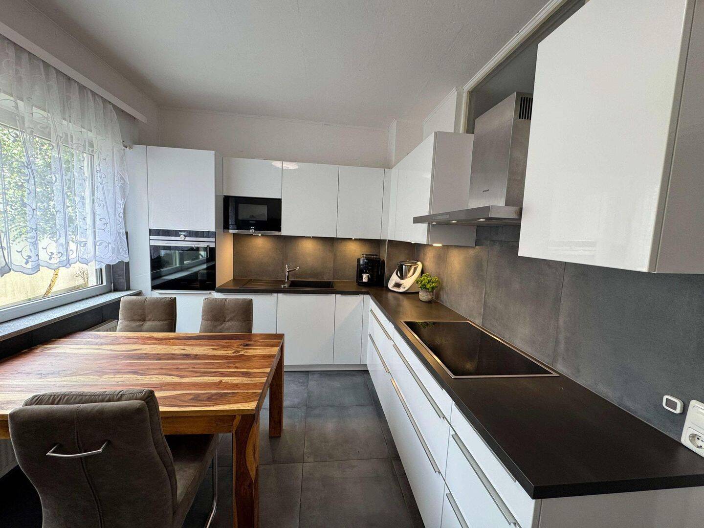 Renovierte Maisonette Wohnung in ruhiger zentraler Lage von Damm, 63741 Aschaffenburg (Damm Innenstadt Leider Nilkheim Strietwald)