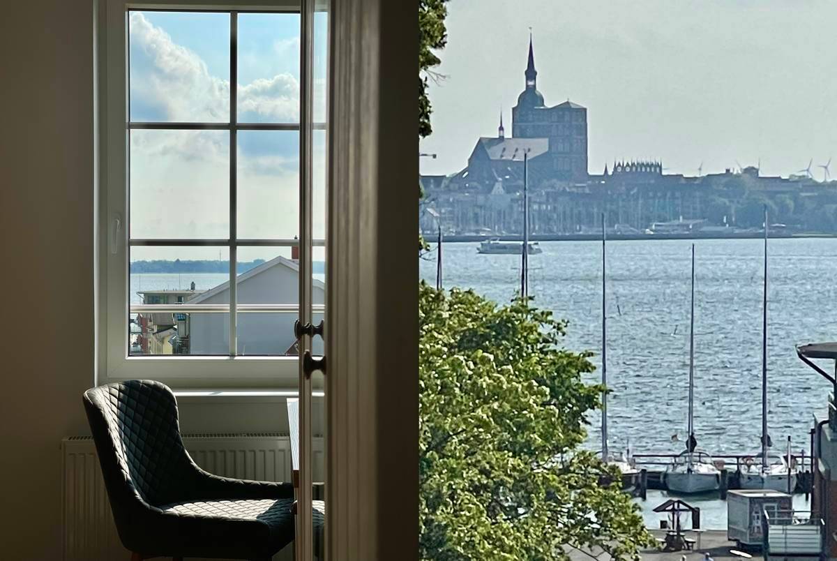 Insel-Juwel im Penthouse-Charakter! Modernes Wohndesign trifft auf spektakuläre Seeblick – Rügen, 18573 Altefähr