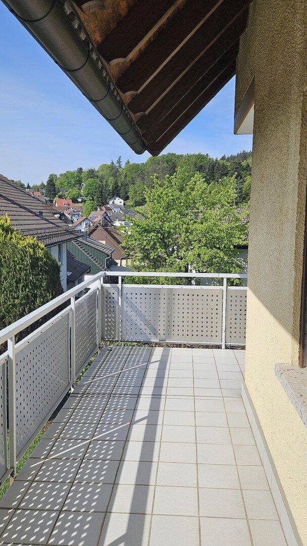 Sonnige 4-Zi mit Balkon + Garage in Ebersteinburg, 76530 Baden-Baden (Ebersteinburg Innenstadt Lichtental Varnhalt Weststadt)