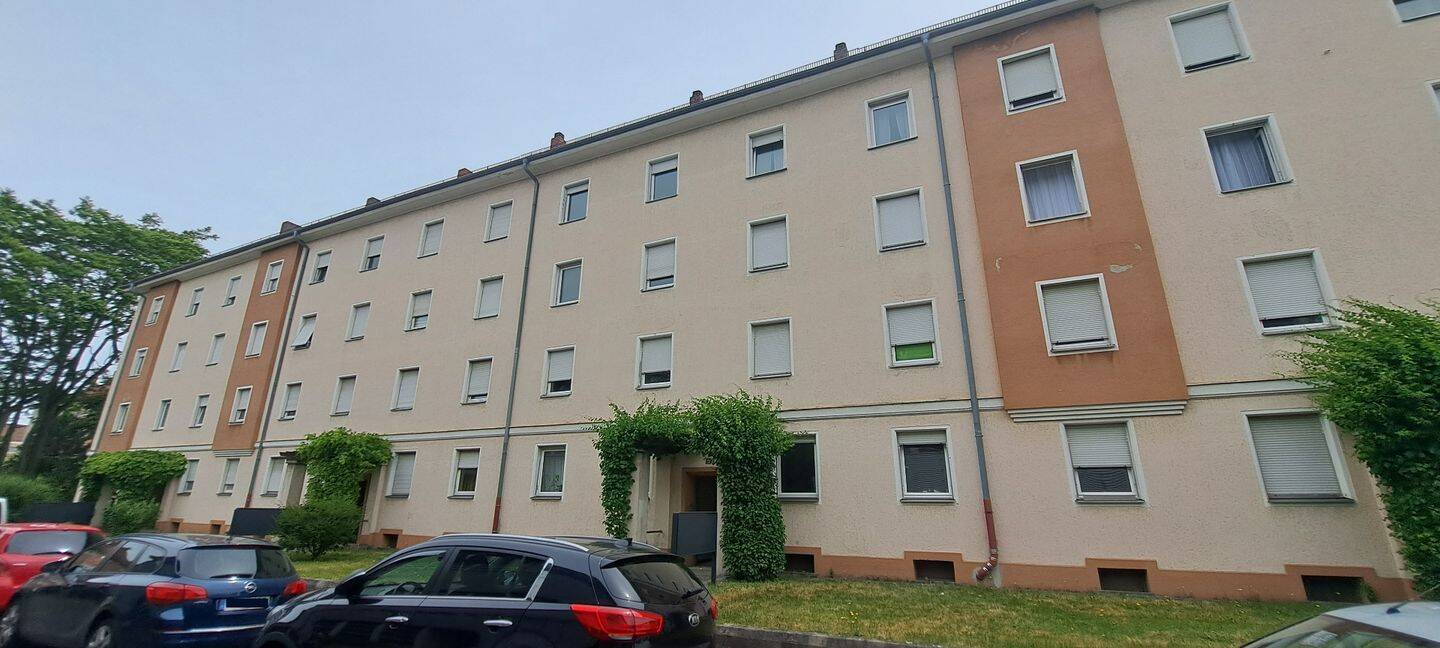 Komplettsanierte 2-Zimmer-Wohnung im 3. Obergeschoss in 90443 Nürnberg, Gibitzenhof, 90443 Nürnberg