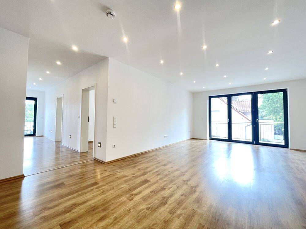 Modernes Wohnen mit Penthouse-Flair – Großzügige 4-Zimmer-Wohnung mit XXL-Balkon!, 30851 Langenhagen