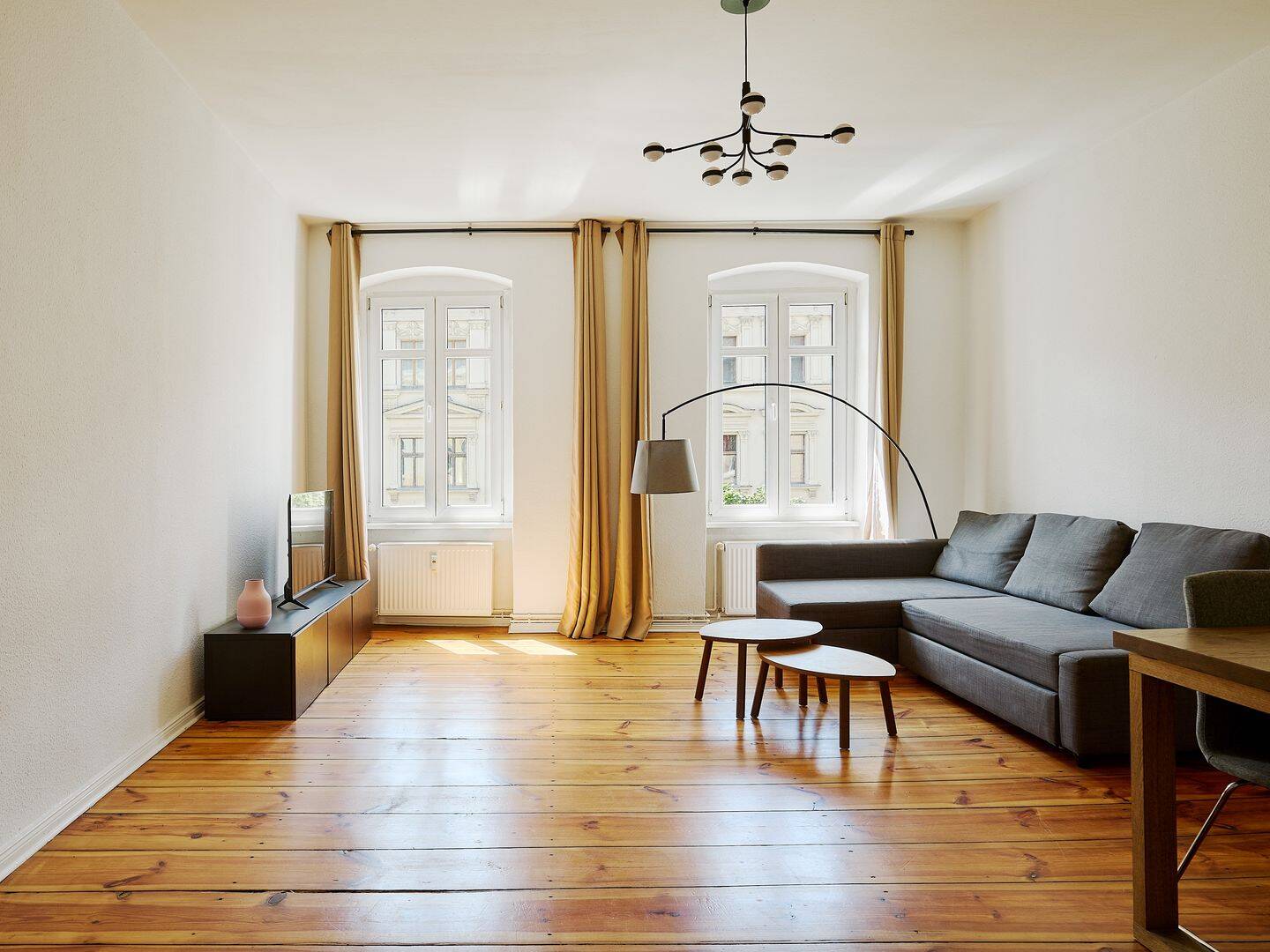 Klassische 2-Zimmer-Altbauwohnung mit großzügigem Wohnbereich und Dielenboden, 10997 Berlin (Friedrichshain-Kreuzberg Kreuzberg)