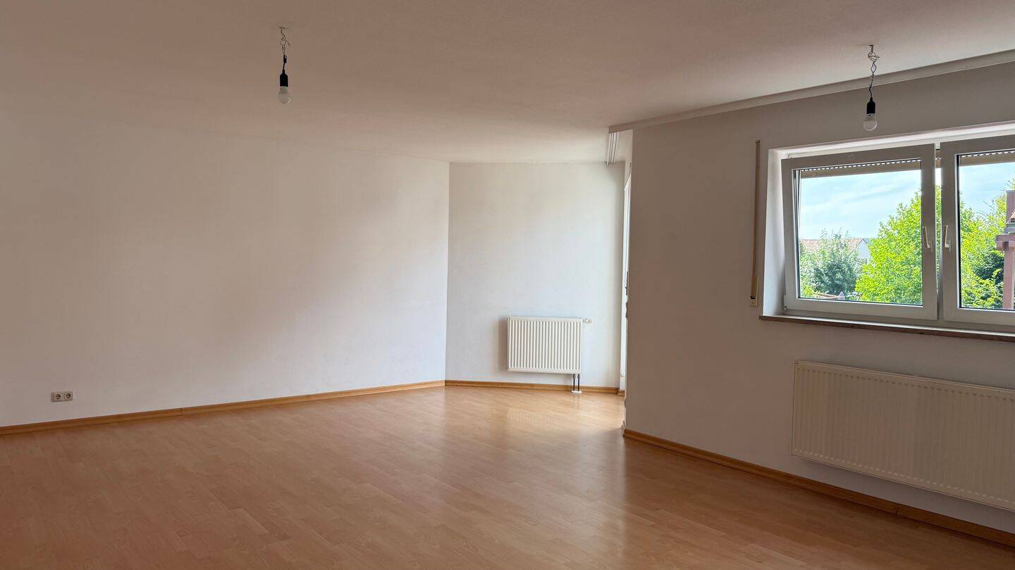 4-Zimmer Wohnung in ruhiger Anlage von Adelsdorf zu vermieten, 91325 Adelsdorf