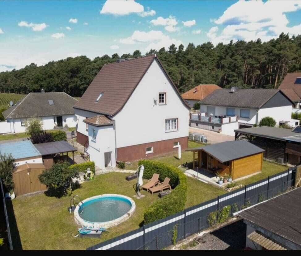 Einfamilienhaus mit ausgebautem Keller, Kamin und Pool in ruhiger Lage., 39517 Burgstall