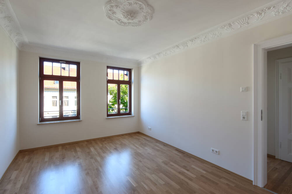 // Sellerhausen – Südbalkon – Bad mit Wanne und Dusche – Aufzug //