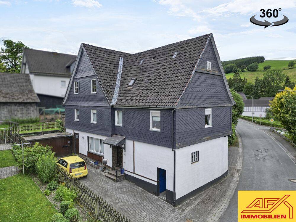 Großzügiges Zweifamilienhaus in ruhiger Lage!, 57392 Schmallenberg