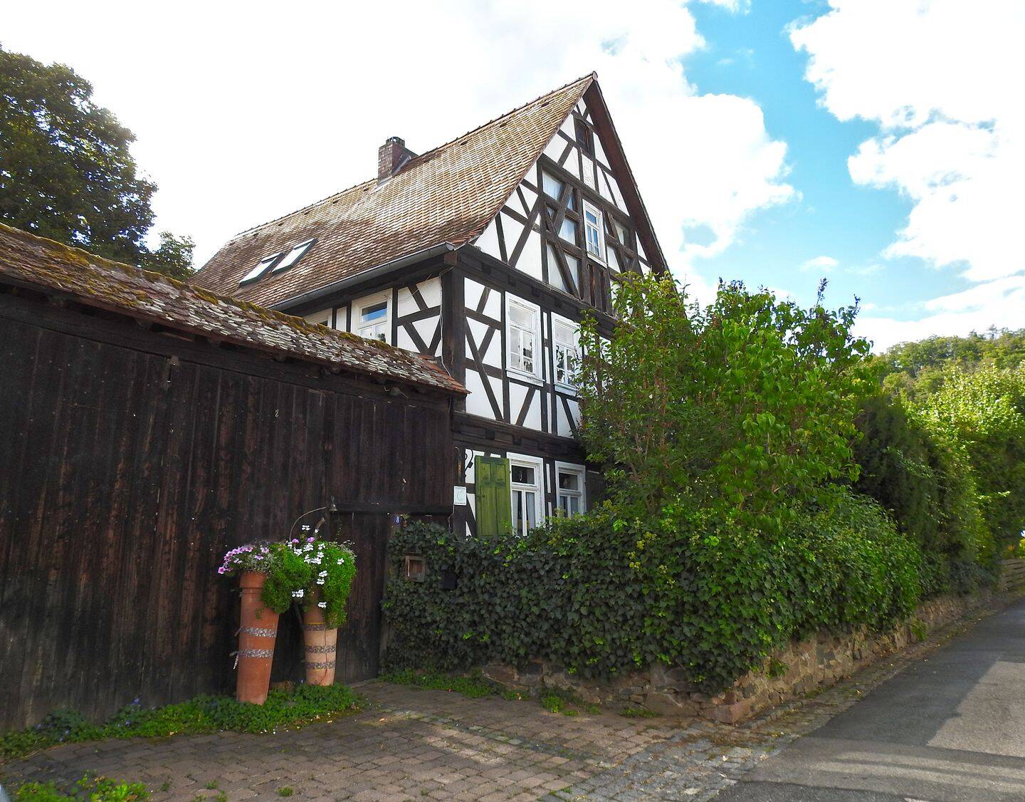 Einzigartiger historischer Dreiseitenhof von 1807 Denkmalschutz, Mehrgenerationenwohnen, 64405 Fischbachtal