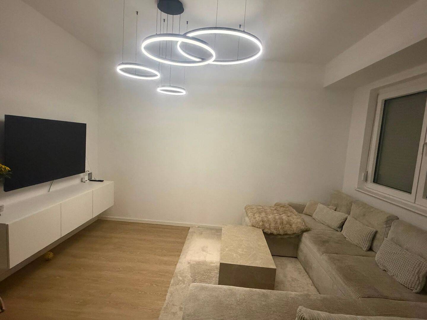 2zimmer Wohnung WBS Erforderlich, 70329 Stuttgart (Hedelfingen Obertürkheim Rohracker Uhlbach)