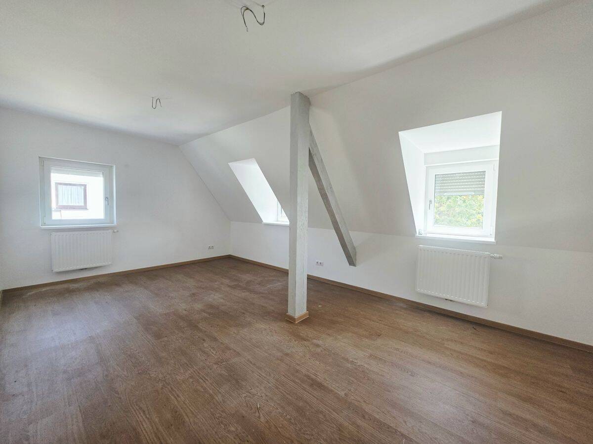 Gemütliche 2 Zimmer Wohnung in Zerzabelshof – Erstbezug nach Sanierung, 90480 Nürnberg (Gleißhammer Mögeldorf Tiergarten Weichselgarten Zerzabelshof)