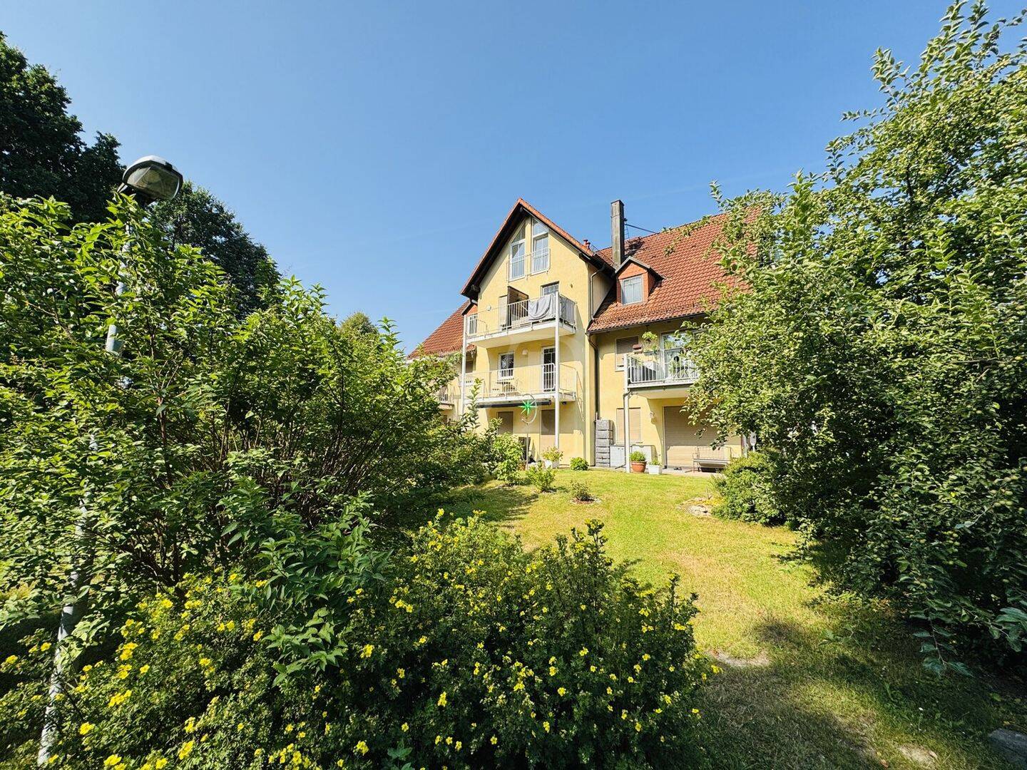 Ruhiges Wohnen – 3-Zimmer-Wohnung mit Balkon und Stellplatz, 2828 Görlitz