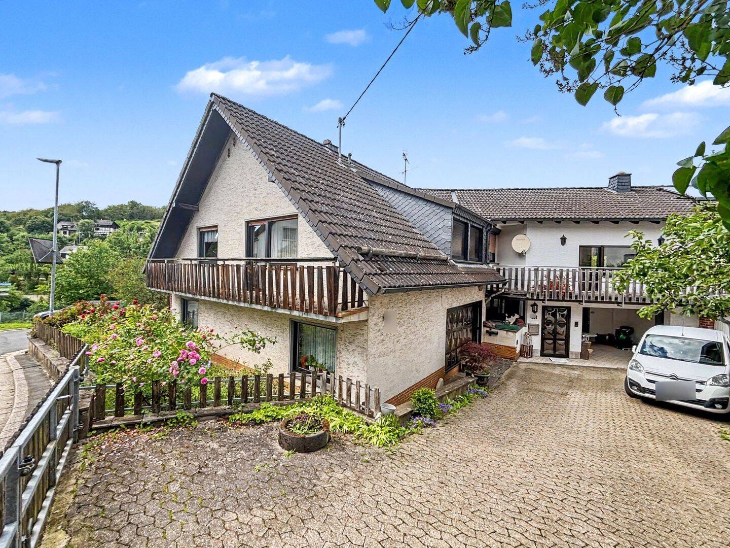 Einfamilienhaus in Arft, 56729 Acht