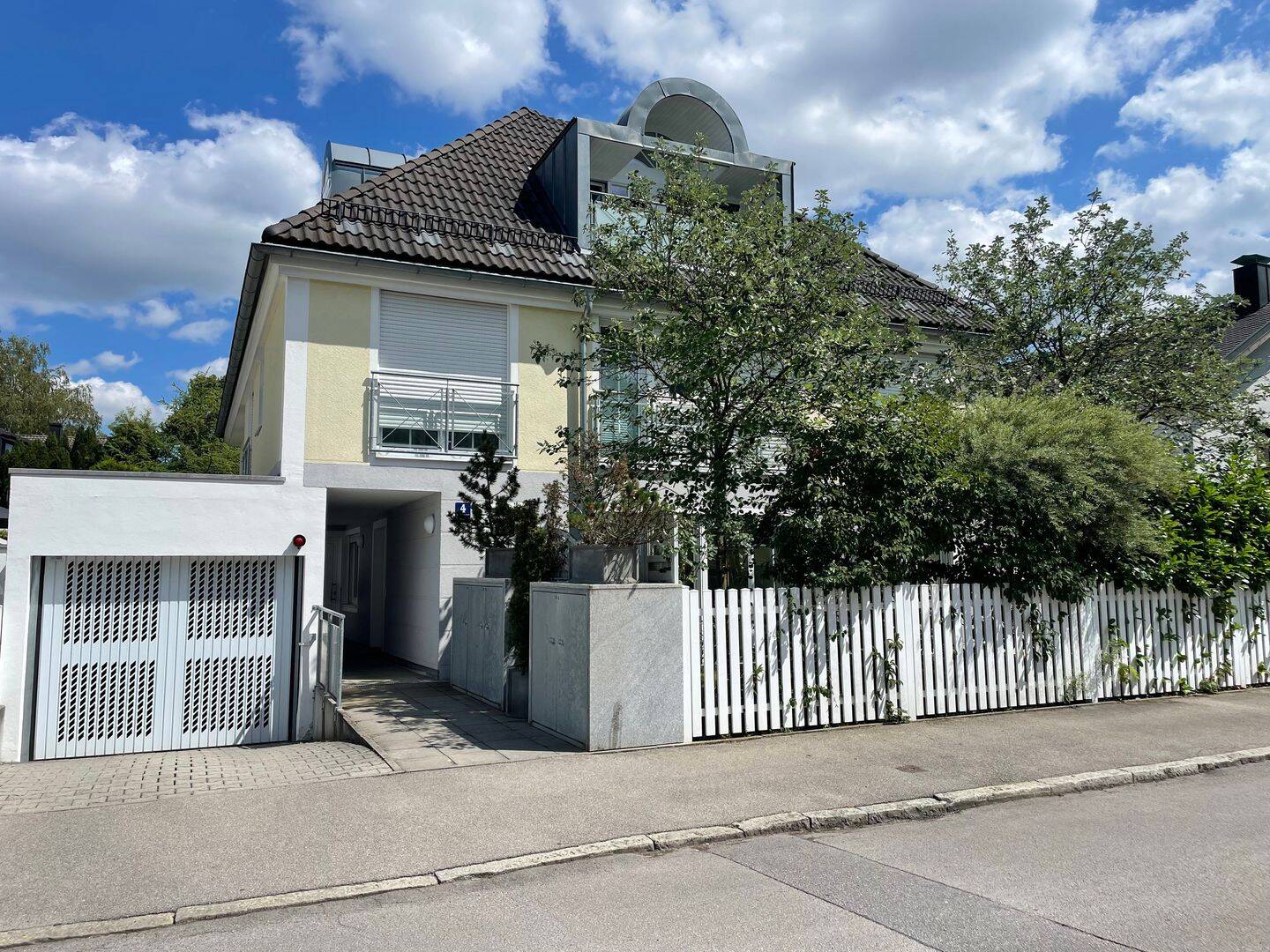AIGNER – Sonnige Maisonettewohnug mit Garten in bester Lage von Waldtrudering!, 81827 München (Ramersdorf-Perlach Trudering-Riem)
