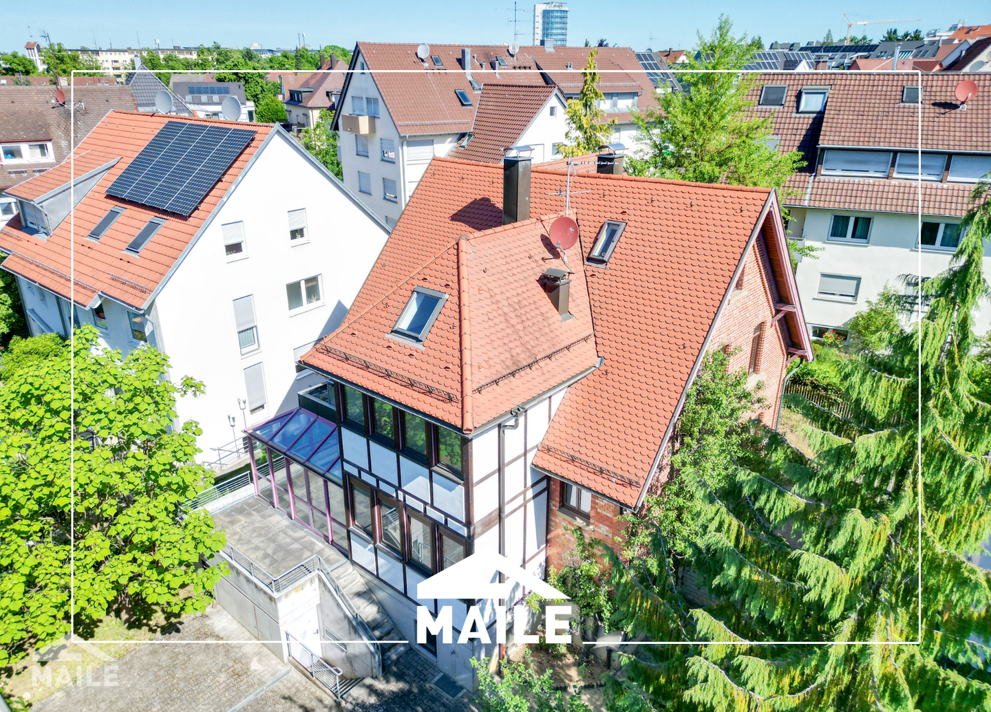 Charmantes Zweifamilienhaus + Scheune zum Einfamilienhausumbau (genehmigte Bauvoranfrage)!, 70597 Stuttgart (Degerloch Hoffeld Kaltental Möhringen Sonnenberg)
