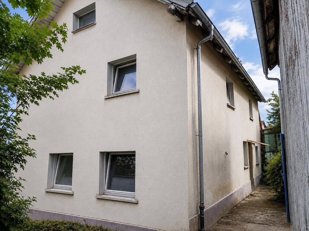 Einfamilienhaus mit Scheune und Werkstattanbau, 97711 Maßbach