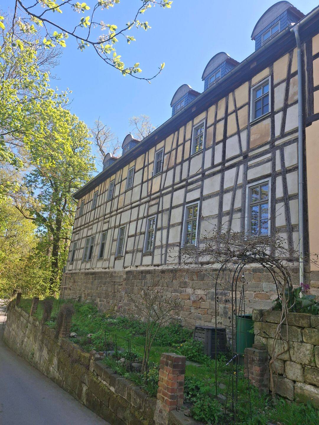 charmante 3-Raum-Eigentumswohnung in direkte Nähe zur Heidecksburg sucht neuen Eigentümer, 7407 Rudolstadt