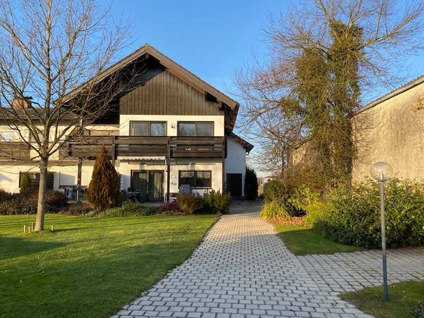 Großzügige und helle Galeriewohnung in grüner Lage, 85567 Grafing b. München