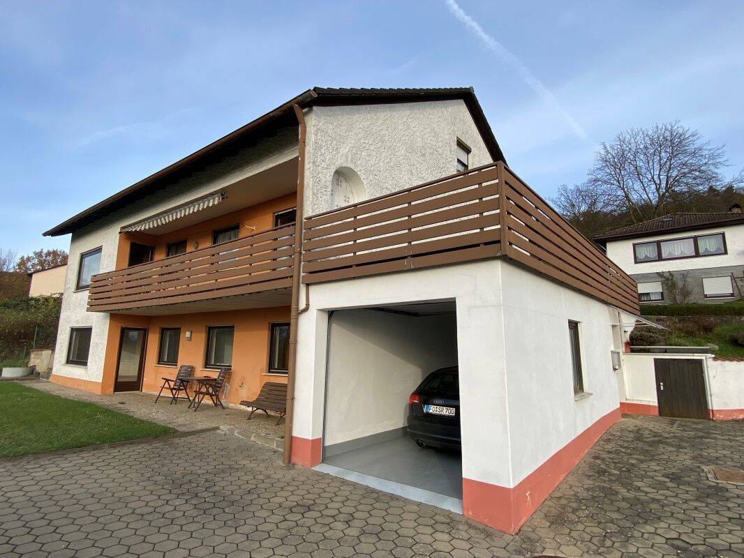 Blick auf die Jägersburg….großes EFH in Rettern, 91330 Eggolsheim