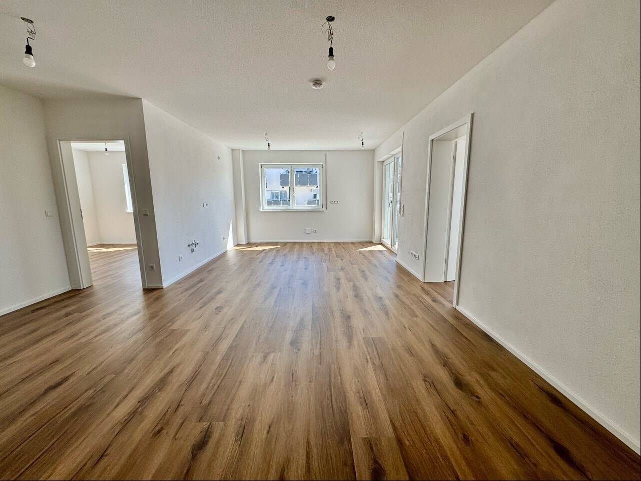 ANSCHAUEN – KAUFEN – WOHLFÜHLEN!, 83301 Traunreut