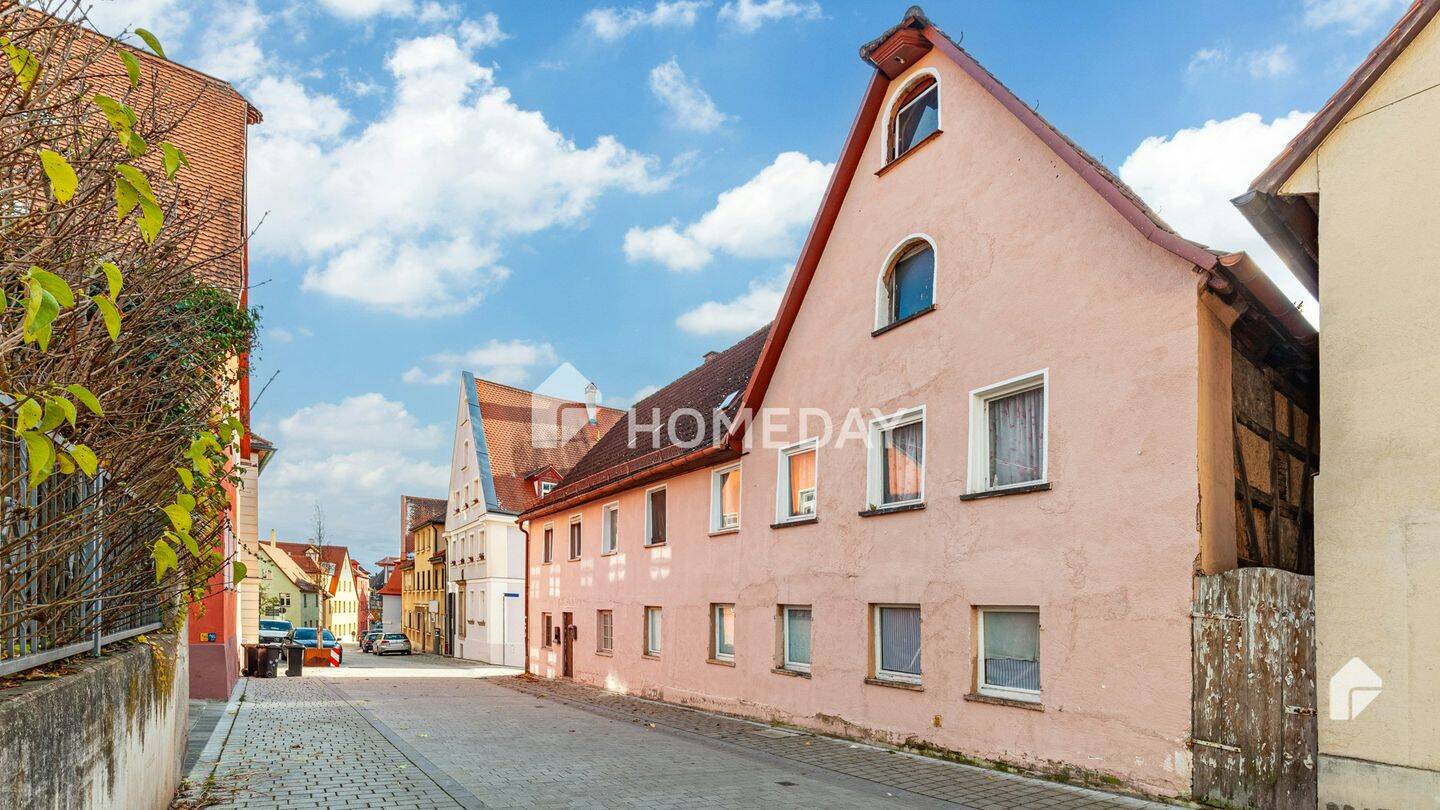 Charmantes Mehrfamilienhaus mit 3 Wohneinheiten in Schwabach – Ihre Investition in die Zukunft, 91126 Schwabach