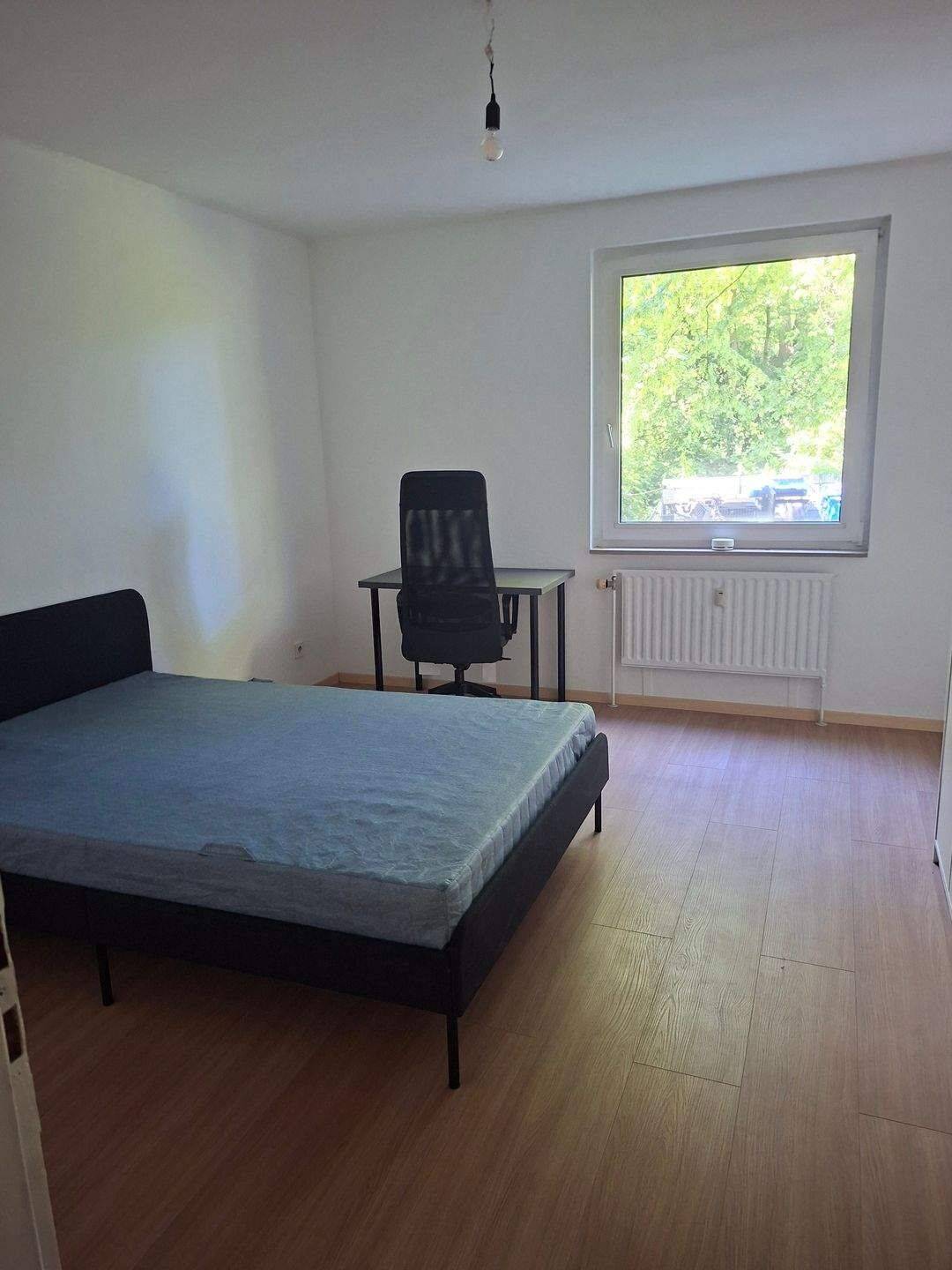 D – Lierenfeld *** möbliertes WG Zimmer***, 40231 Düsseldorf (Eller Lierenfeld)