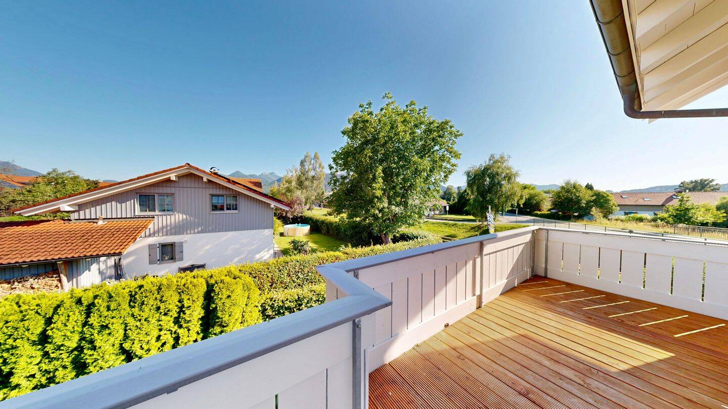Lichtdurchflutete 2-Zimmer-Wohnung mit großzügigem Balkon und Bergblick in Bernau am Chiemsee, 83233 Bernau a. Chiemsee (Bernau)