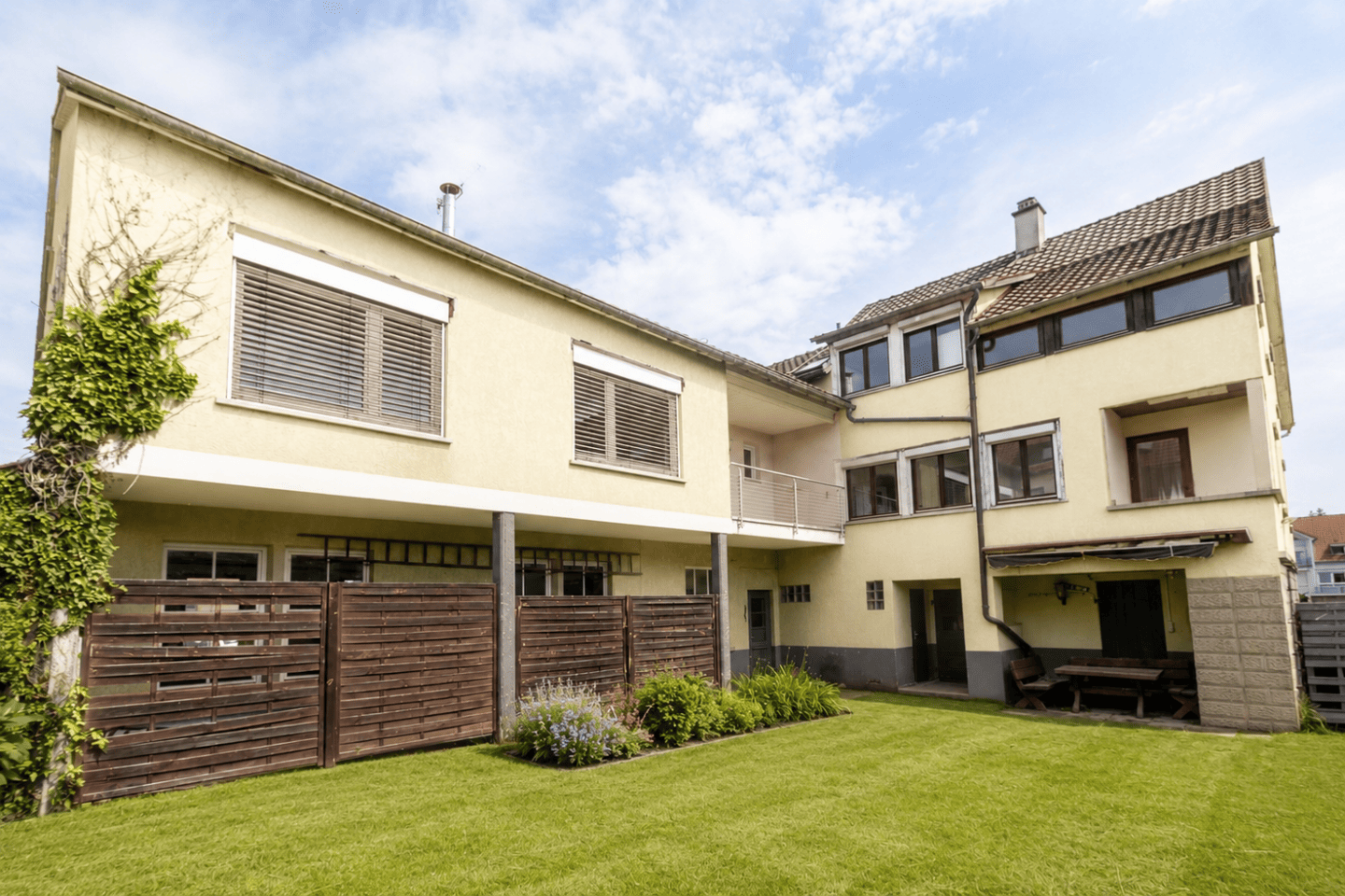 TOP LAGE *Mehrfamilienhaus mit Gewerbefläche in bevorzugter Lage*, 71404 Korb