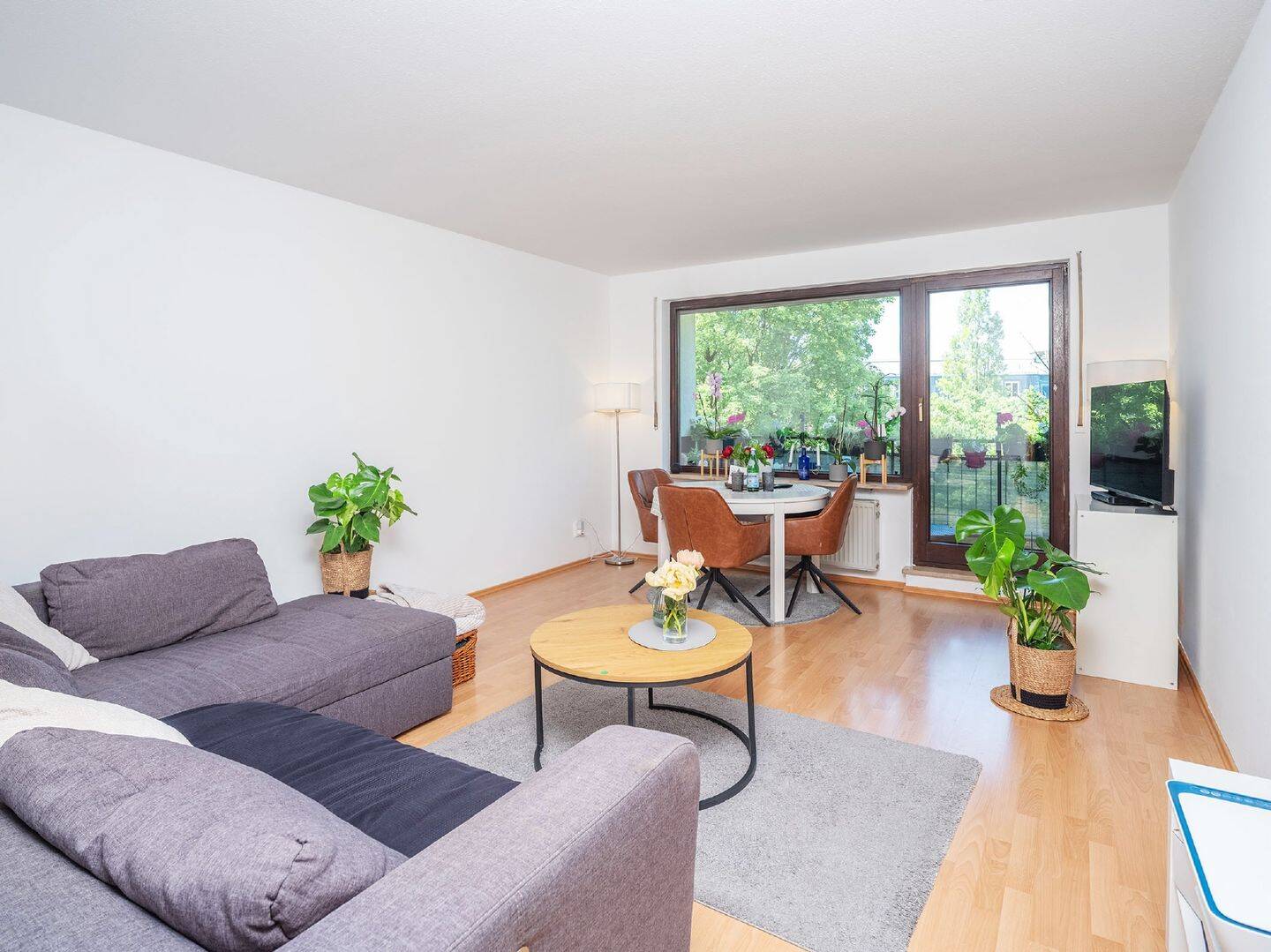MAIER – 3,5 Zimmer-Dachgeschosswohnung mit Westbalkon, EBK und Aufzug, 81927 München (Bogenhausen)