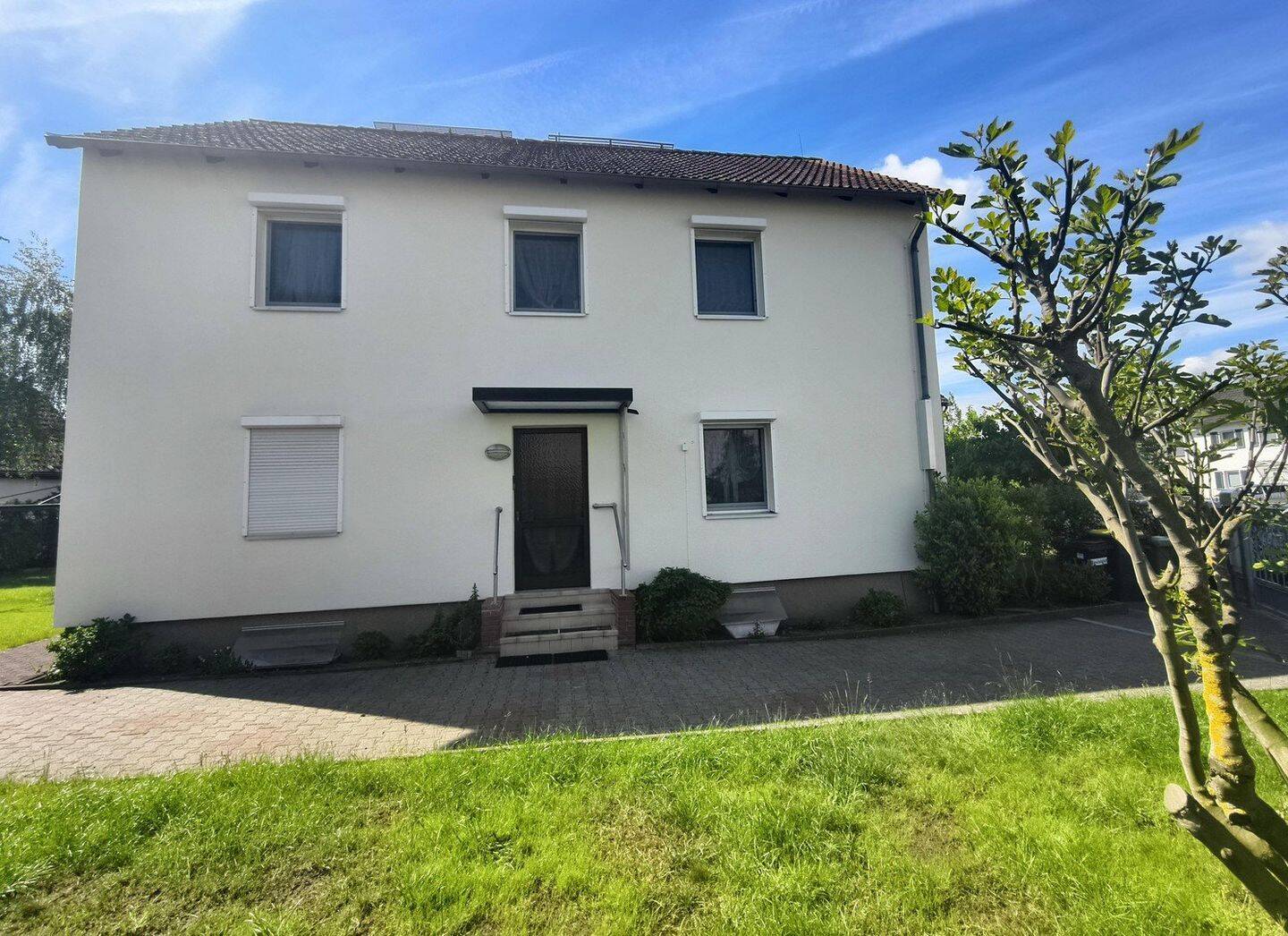 Freistehendes modernisiertes Zweifamilienhaus in Rumpenheim 7,5 Zimmer, 3 Bäder, gr. Garten, Garage, 63075 Offenbach am Main (Bürgel Offenbach am Main Rumpenheim Waldheim)