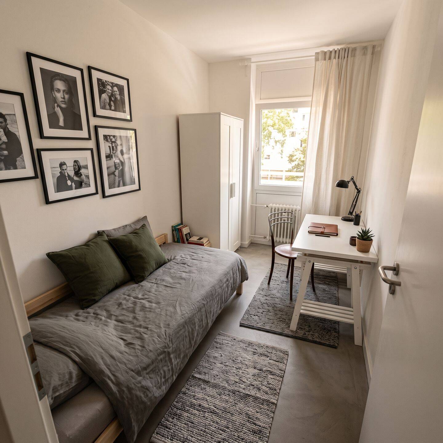Neusaniert hell, möbiliertes WG-Zimmer Wohngemeinschaft 9qm in Berg am Laim mit Balkon, unbefristet, 81825 München (Berg am Laim Trudering-Riem)