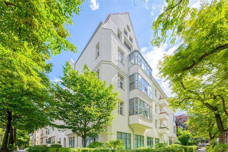 Friedenau: Dachwohnung mit Spitzbogengalerie und Garagenstellplatz – VERMIETET, 12161 Berlin (Steglitz-Zehlendorf Friedenau Steglitz)