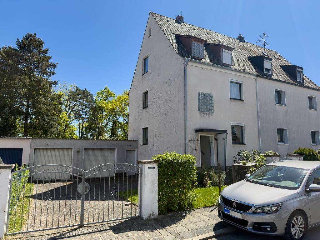 DOPPELHAUSHÄLFTE MIT PARKÄHNLICHEM GARTEN IN FAMILIENFREUNDLICHER LAGE IN NÜRNBERG-MÜHLHOF, 90453 Nürnberg