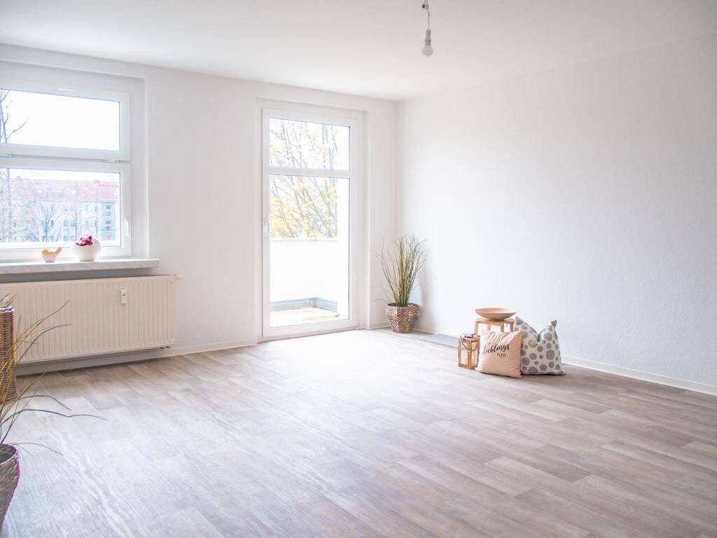 NEU sanierte Balkonwohnung in ruhiger Wohnlage, 9119 Chemnitz (Helbersdorf Kapellenberg Kappel Zentrum)