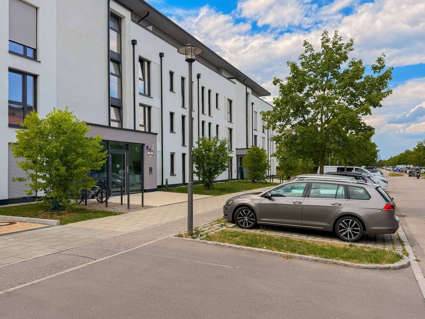 Neuwertige 1-Zimmer-Wohnung in Haar – ca. 46 m² mit gehobener Ausstattung und TG-Stellplatz, 85540 Haar (Trudering-Riem)