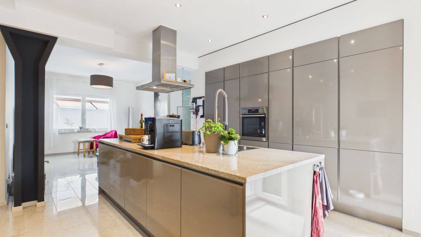 Einzugsbereite 5,5 Zimmer Erdgeschosswohnung mit Garten und einem besonderem Highlight, 44149 Dortmund
