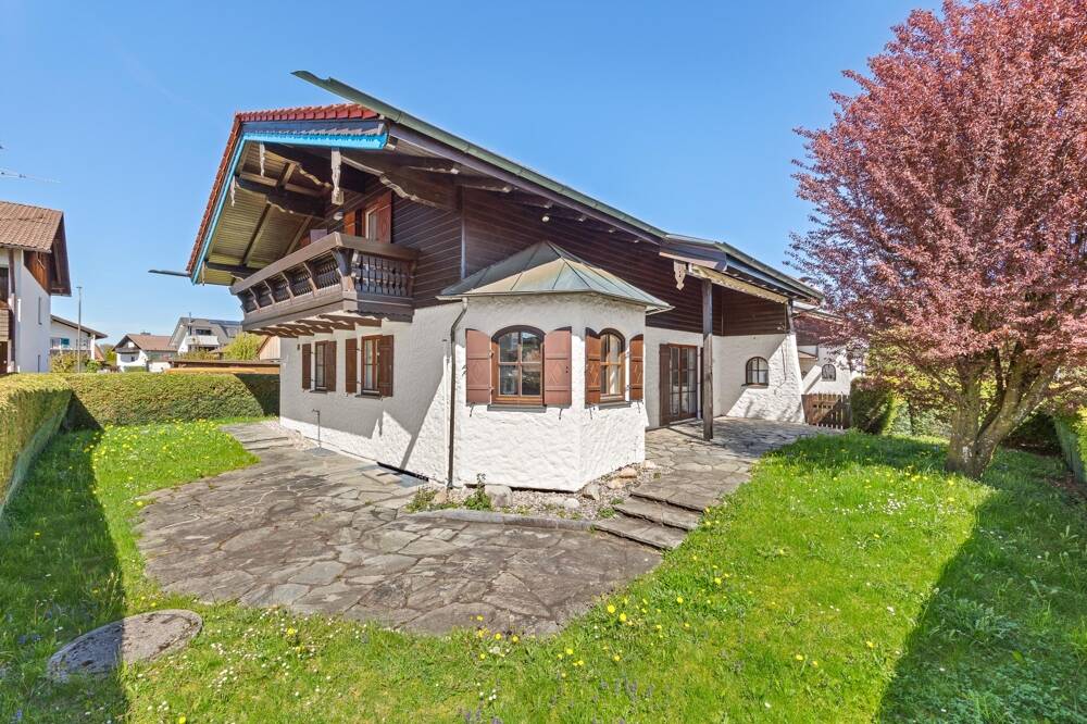 Bezugsfreies Einfamilienhaus in bevorzugter Wohnlage, 83209 Prien a. Chiemsee (Prien)