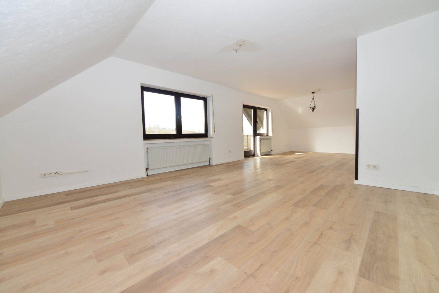 Charmante Dachgeschosswohnung in Hennef-Lichtenberg, 53773 Hennef (Sieg)