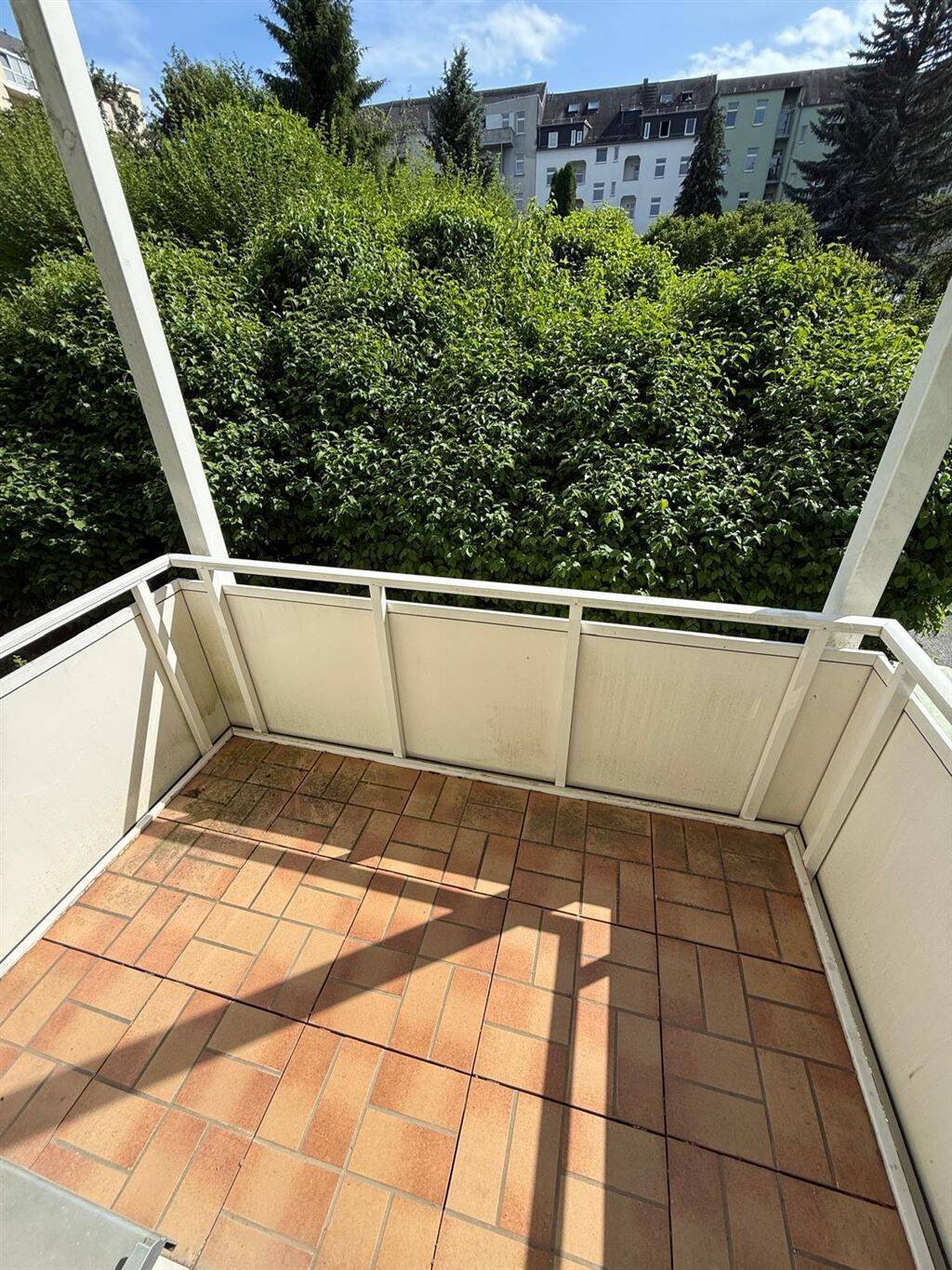 Gemütliche 2-Zimmer mit Balkon, Laminat und Dusche in ruhiger Lage, 9130 Chemnitz (Hilbersdorf Sonnenberg Yorckgebiet Zentrum)