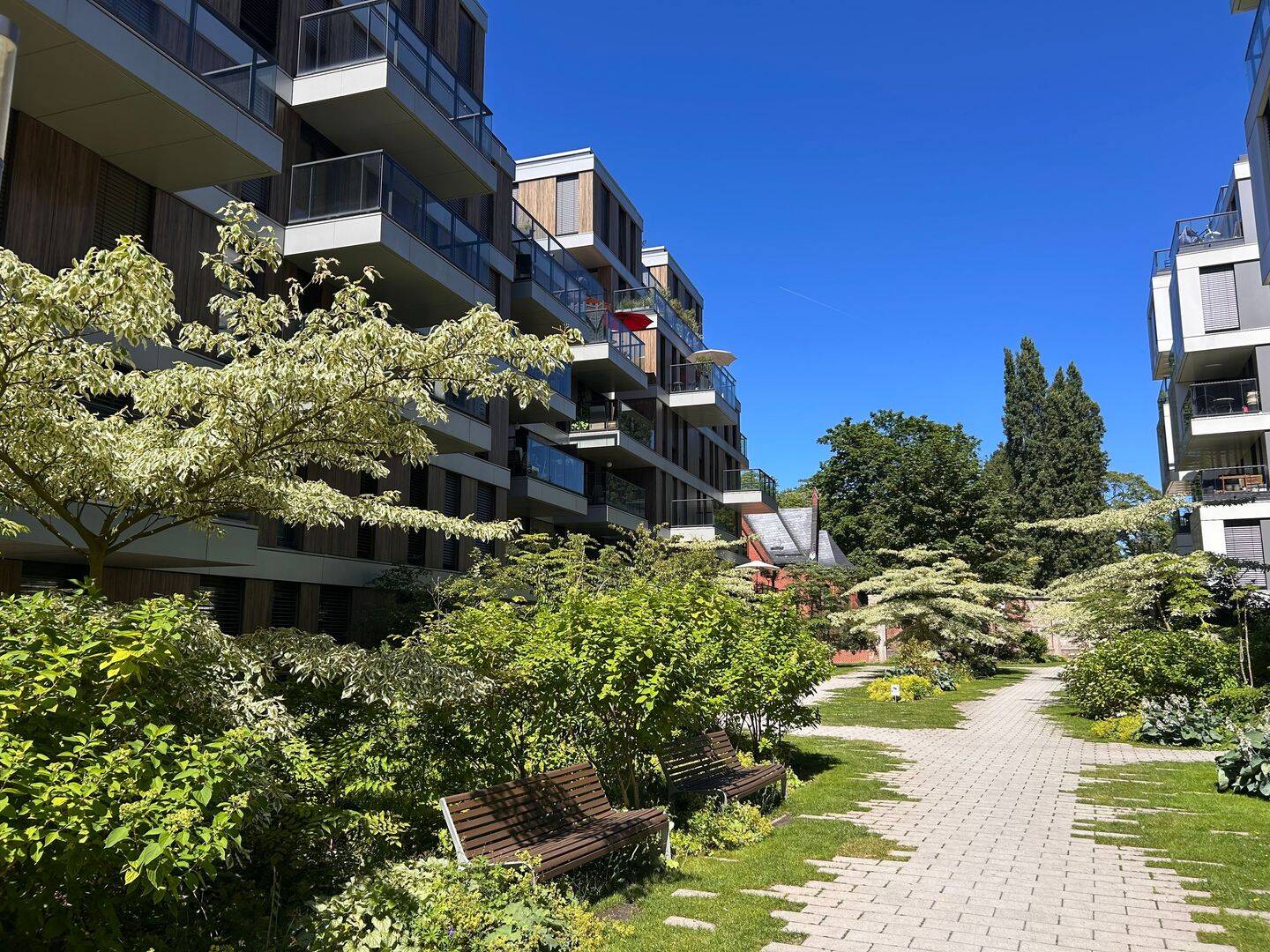 Sonnig + ruhig, wunderschöne Wohnung mit Balkon + TG-Stellplatz * bezugsfrei*, 10115 Berlin (Mitte Wedding)