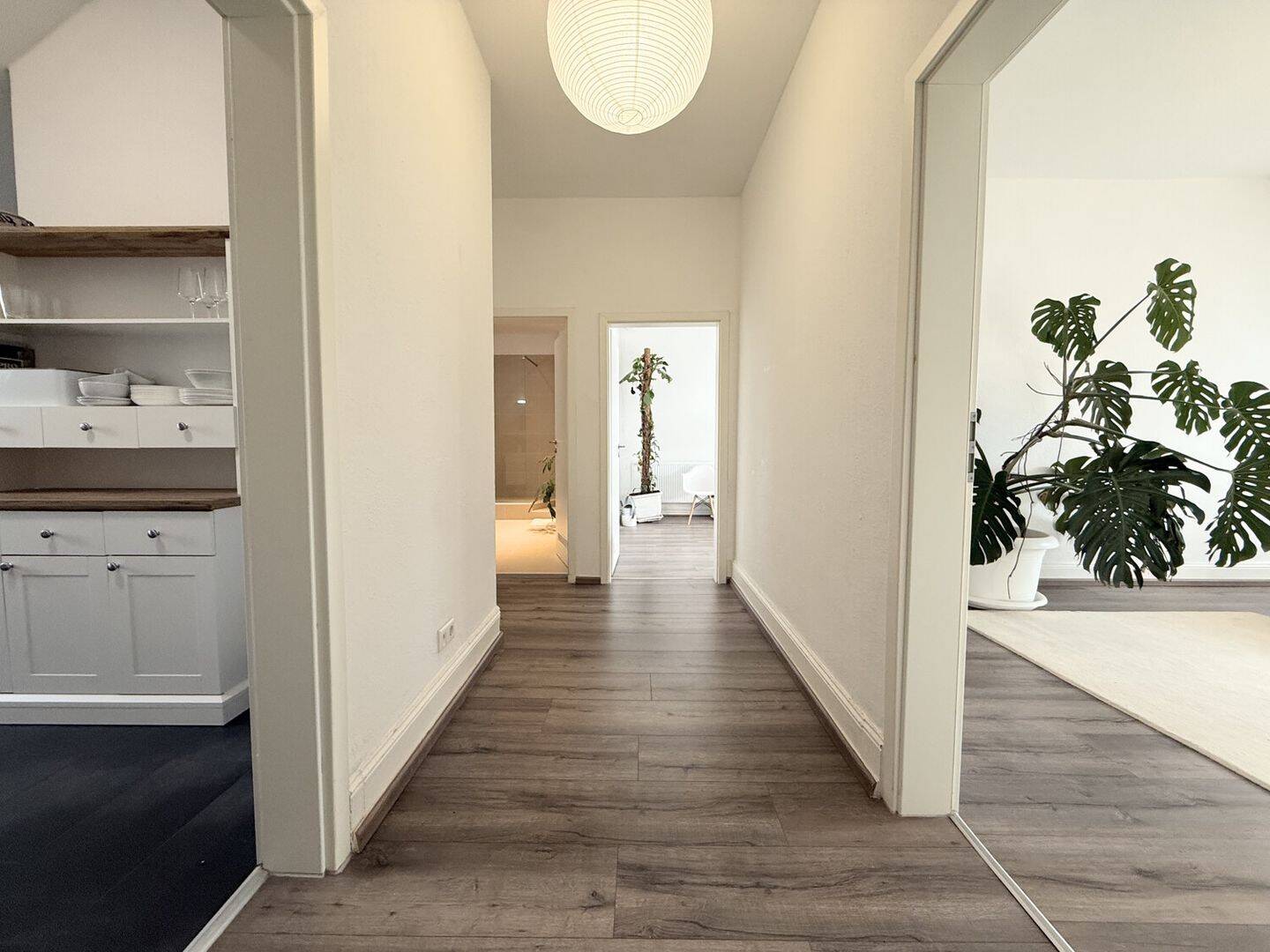 Geschmackvoll möblierte Dachgeschosswohnung mit Altbauflair in unmittelbarer Mainnähe, 65929 Frankfurt am Main (Höchst Schwanheim Unterliederbach)