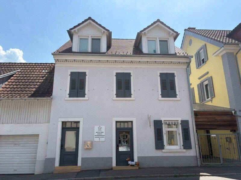 Stadthaus mit Charakter- saniertes Reihenmittelhaus mit Altbauflair, 79379 Müllheim
