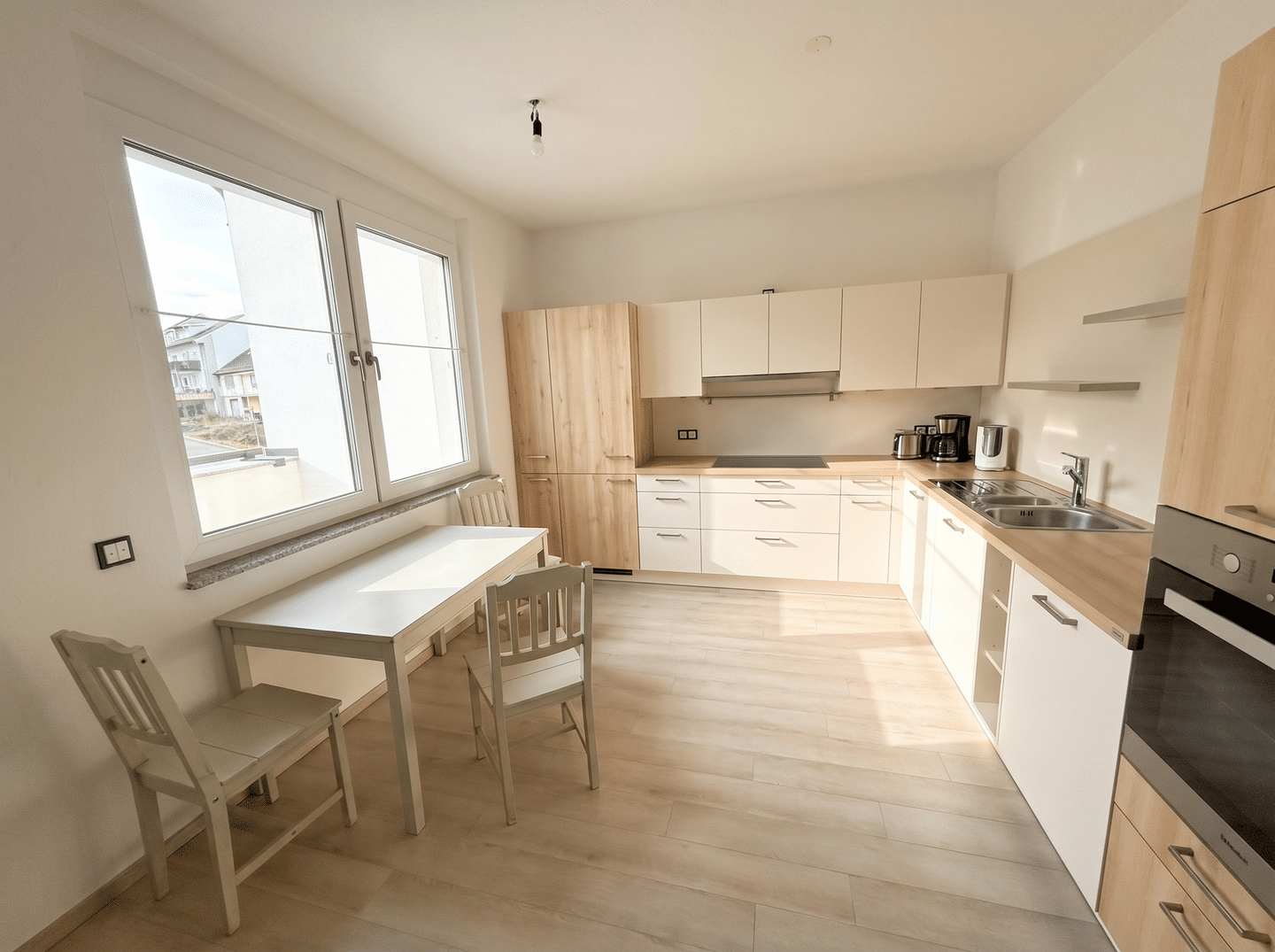 Attraktive 3-Zimmer-Wohnung mit Carport in zentraler Lage, 74248 Ellhofen